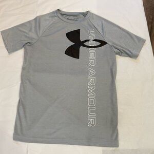 Grey Under Armour boys shirt , Youth XL